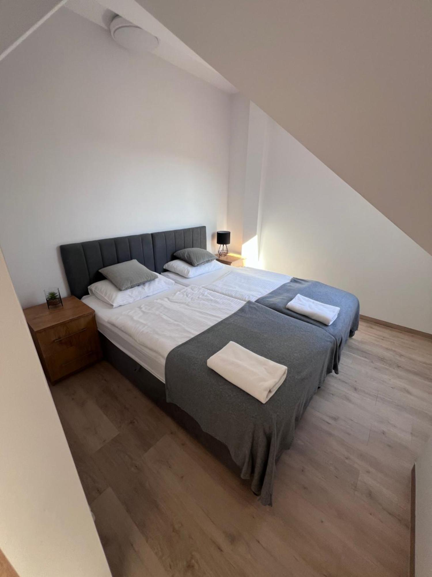 Apartamenty Divemed 옐레니아구라 외부 사진
